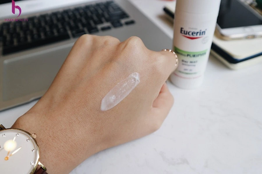 chất kem bông mềm của Eucerin DermoPurifyer Day MAT