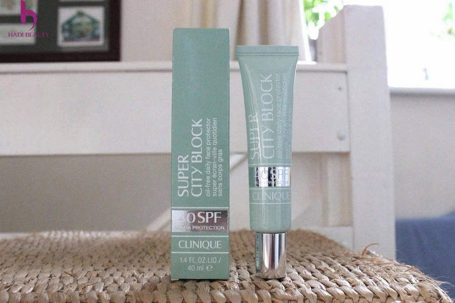 Kem chống nắng lành tính Clinique Super City Block Oil-Free Face Protector SPF 40Kem chống nắng Clinique Super City Block Oil-Free Face Protector SPF 40