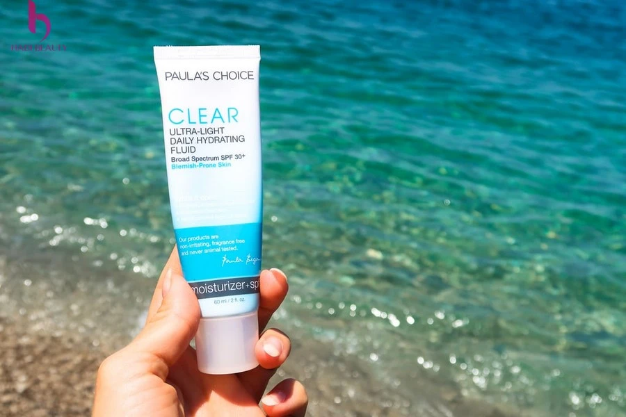 Kem chống nắng lành tính Paula’s Choice Clear Ultra-Light Daily Fluid SPF 30+