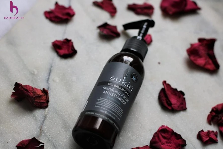 kem dưỡng ẩm da dầu mụn giá rẻ bình dân Sukin Oil Balancing Mattifying Moisturiser