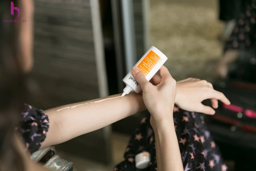 texture Murad City Skin Age Defense Broad Spectrum SPF 50 PA++++