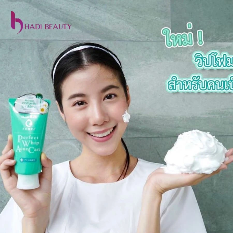 Sữa rửa mặt Senka Perfect Whip Acne Care trị mụn hiệu quả