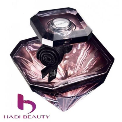 Thiết kế hình hộp tam giác sắc cạnh như một viên kim cương lớn của Nước Hoa Lancôme La Nuit Trésor
