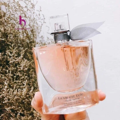 Thiết kế thanh lịch, thời thượng của nước hoa Lancome La Vie Est Belle review