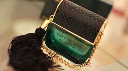 trong các dòng nước hoa Marc Jacob thì Marc Jacobs Divine Decadence EDP là phiên bản có phần nhẹ nhàng hơn 