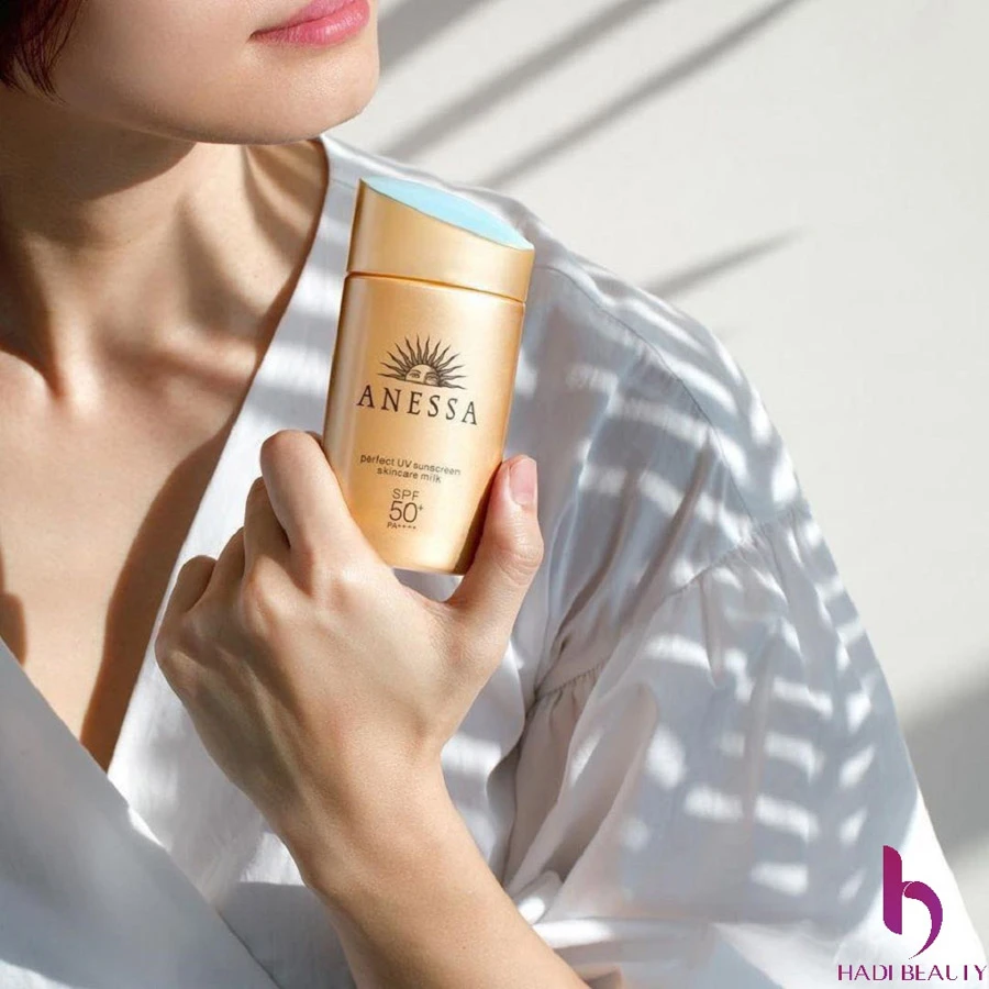 Kem chống nắng vật lý Anessa Perfect Uv Sunscreen Skincare Milk SPF50+
