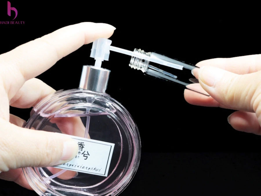 Cách chiết nước hoa bằng vòi xịt