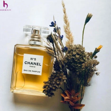 Chanel no 5 được bình chọn là chai nước hoa cho nữ cao cấp nhất